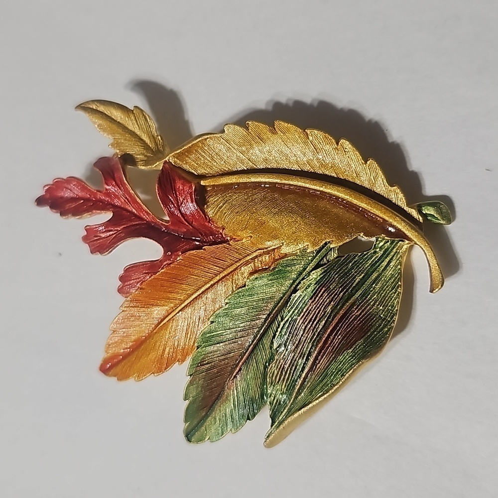 Jonathan Large Fall Brooch - Picture 2 of 7